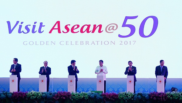 Hội nghị cấp cao ASEAN: Cơ hội củng cố đoàn kết - Ảnh 1