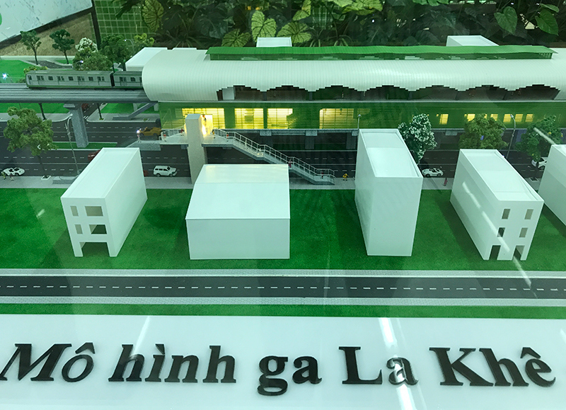 Cận cảnh đường sắt Cát Linh - Hà Đông ngày đầu mở cửa - Ảnh 13