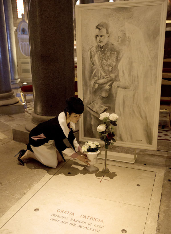 Lý Nhã Kỳ được đặc cách tự đặt hoa lên mộ Công nương Grace Kelly - Ảnh 2