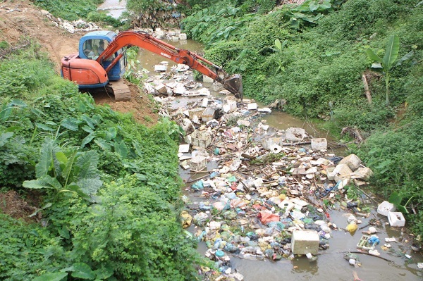 Hương Sơn (Hà Tĩnh): Mở chiến dịch làm sạch dòng sông Ngàn Phố - Ảnh 2