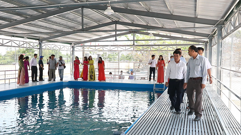 EVN tài trợ 600 triệu đồng xây dựng bể bơi cho học sinh Quảng Ngãi - Ảnh 2