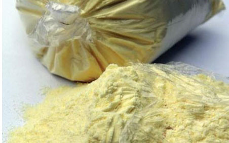 Thu giữ 300kg bột kem Trung Quốc hết hạn sử dụng - Ảnh 1