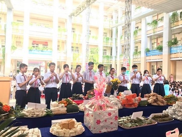 TP Hồ Chí Minh: Nhiều trường học tổ chức trang trọng lễ Giỗ Tổ Hùng Vương - Ảnh 1