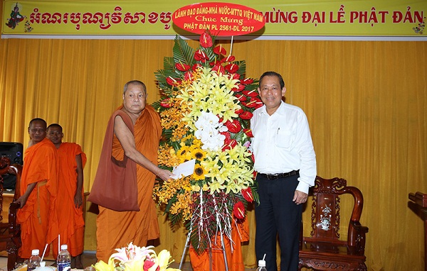 Phó Thủ tướng Thường trực chúc mừng Lễ Phật đản - Ảnh 1