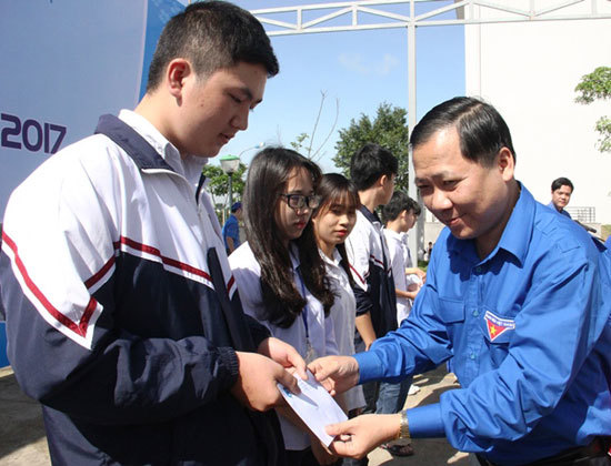 Hơn 2.000 thanh niên tham gia Ngày hội thanh niên với văn hóa giao thông - Ảnh 1