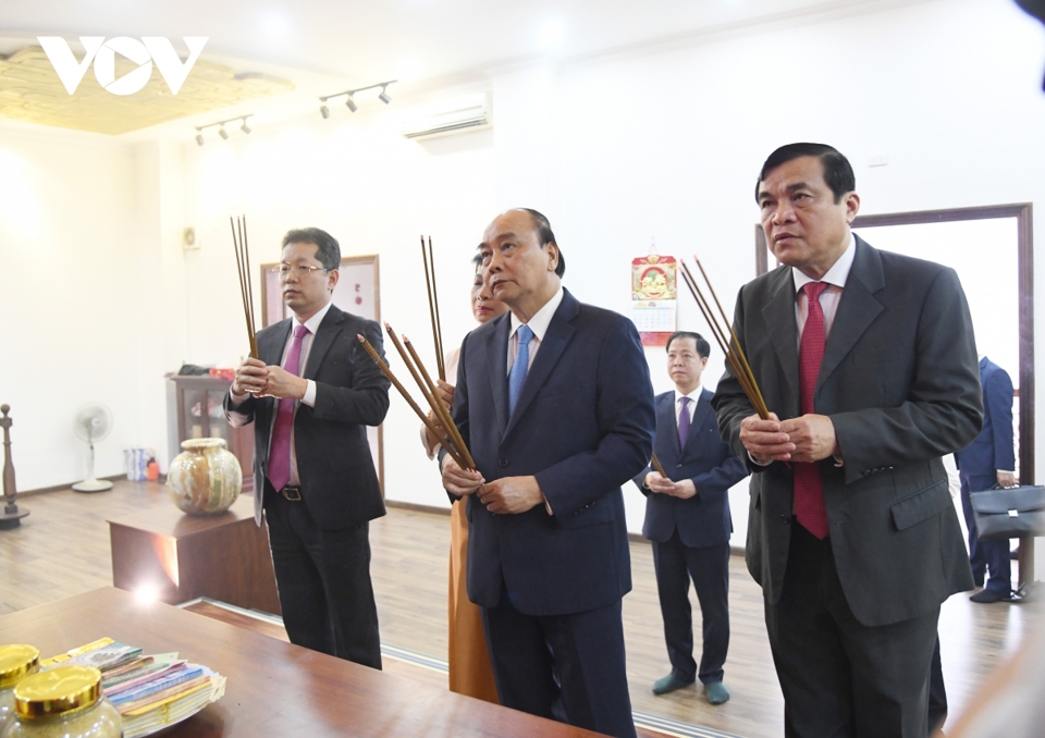 Chủ tịch nước Nguyễn Xuân Phúc: Luôn phải đặt người dân ở vị trí trung tâm - Ảnh 3