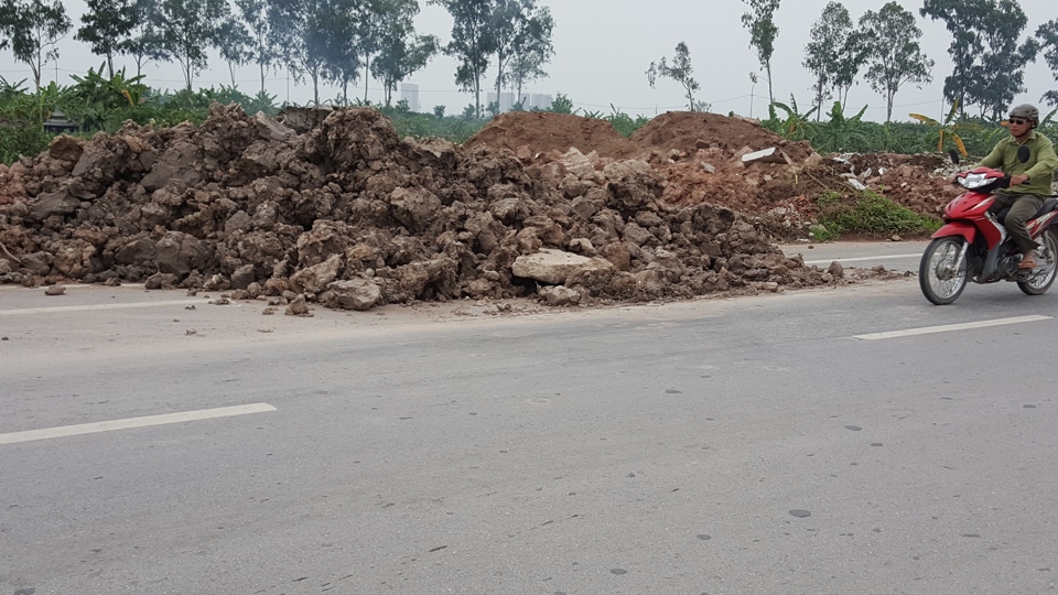 Mất an toàn giao thông trên tỉnh lộ 422 qua Yên Sở, huyện Hoài Đức - Ảnh 5