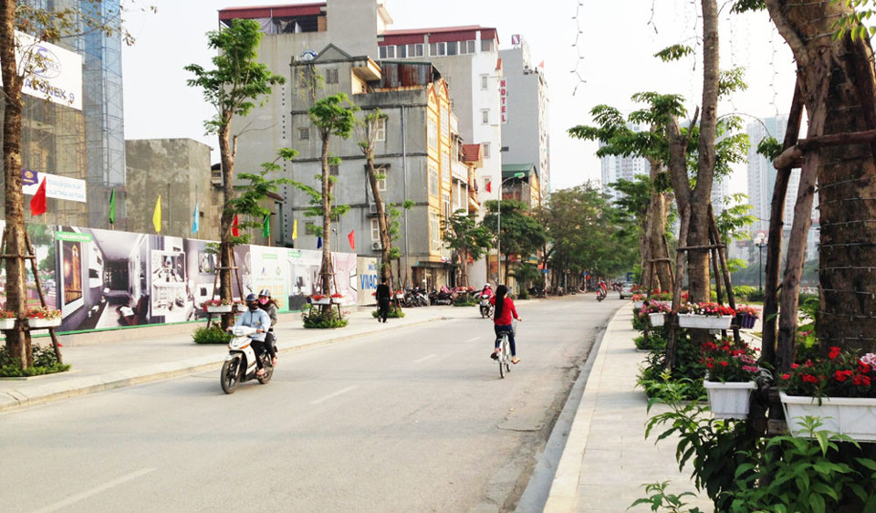 Xử lý vi phạm trật tự vỉa hè tại quận Thanh Xuân: Không để “đánh trống bỏ dùi” - Ảnh 1