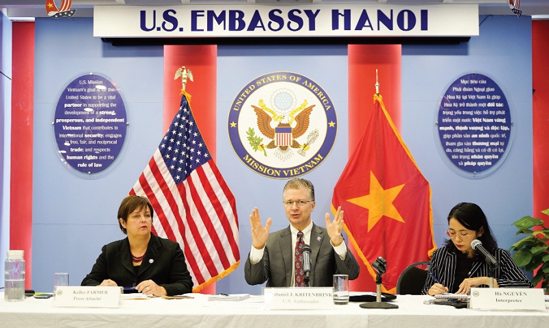 Đại sứ Mỹ tại Việt Nam Daniel Kritenbrink: Quan hệ Mỹ - Việt Nam sẽ còn phát triển mạnh mẽ - Ảnh 1