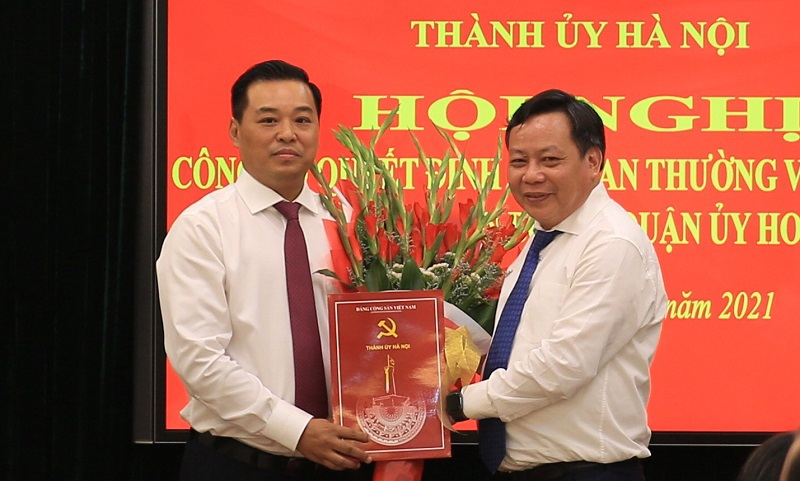 Ông Đinh Hồng Phong giữ chức Phó Bí thư Quận ủy Hoàn Kiếm - Ảnh 1