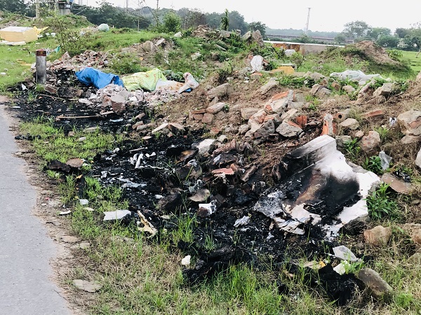 Hà Nội: Tái diễn tình trạng đốt rác bừa bãi - Ảnh 2
