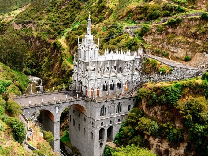 Chiêm ngưỡng 10 nhà thờ có kiến trúc hoành tráng nhất thế giới - Ảnh 4