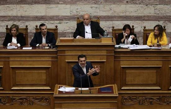 Quốc hội Hy Lạp thông qua gói thắt chặt chi tiêu mới - Ảnh 1