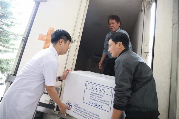 18.500 liều vaccine phòng Covid-19 đã về tới Nghệ An - Ảnh 2
