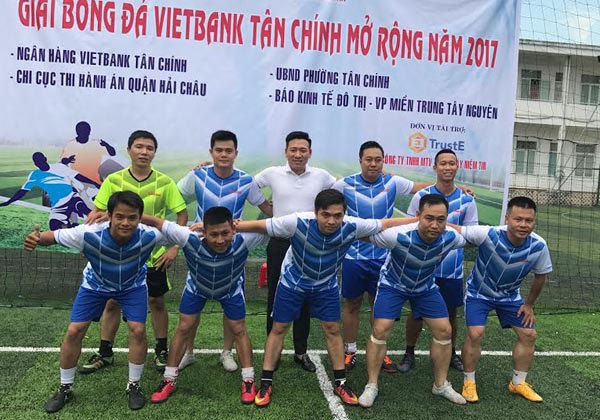 Báo Kinh tế & Đô thị giành thứ hạng cao tại giải bóng đá VietBank 2017 - Ảnh 1