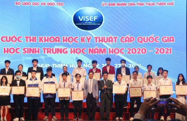 Học sinh Hà Nội đạt 2 giải Nhất cuộc thi Khoa học kỹ thuật quốc gia học sinh trung học - Ảnh 1