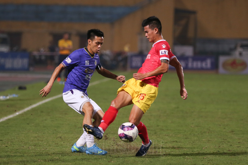 [Ảnh] Quang Hải xuất trận, Hà Nội FC vật vã cầm hoà trước đội bóng cuối bảng - Ảnh 2