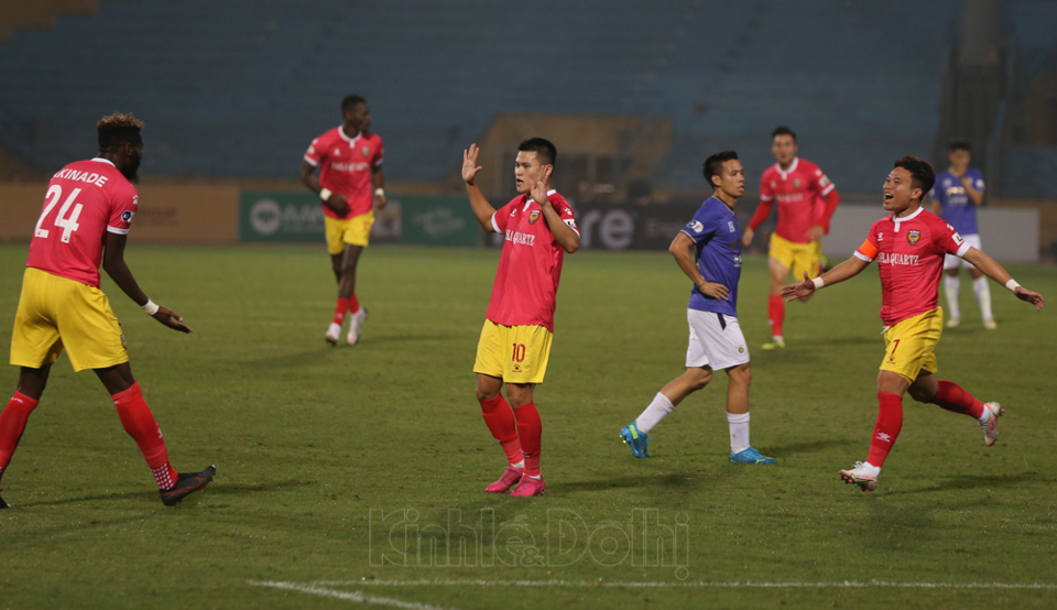 [Ảnh] Quang Hải xuất trận, Hà Nội FC vật vã cầm hoà trước đội bóng cuối bảng - Ảnh 5