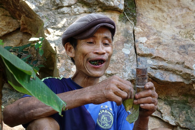 “Người rừng” Hồ Văn Lang được làm căn cước công dân gắn chip - Ảnh 3