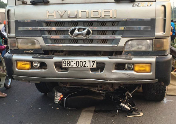 Tai nạn giao thông thảm khốc do xe tải: Chế tài xử phạt chưa đủ sức răn đe - Ảnh 1