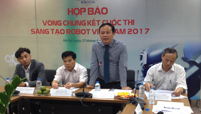 “Chinh phục đĩa bay” cùng Sáng tạo Robot Việt Nam 2017 - Ảnh 1