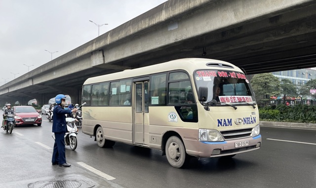 Hà Nội: Phạt gần 500 xe khách trên tuyến Vành đai 3 - Ảnh 1