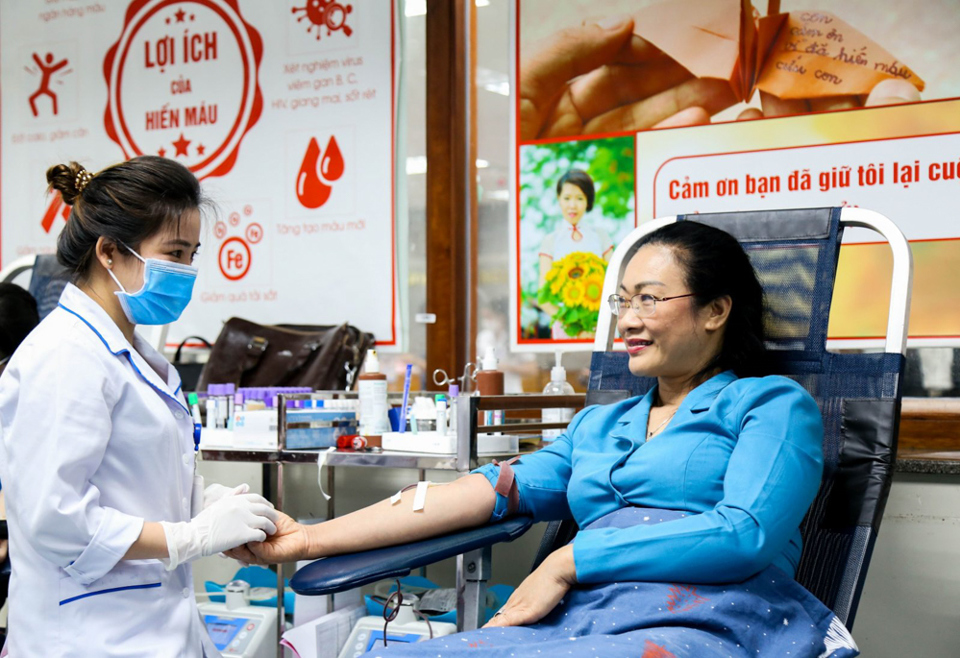 Tiếp nhận hơn 6.530 đơn vị máu tại chương trình “Blouse trắng – Trái tim hồng” - Ảnh 1