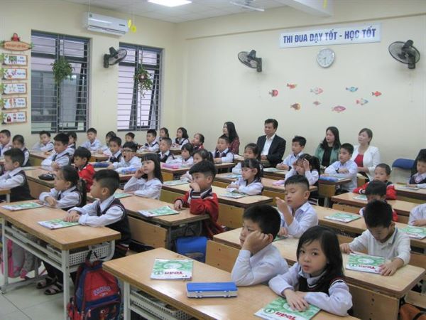 Hà Nội: Học sinh học sách giáo khoa lớp 1 biết đọc viết và tính toán tốt - Ảnh 1