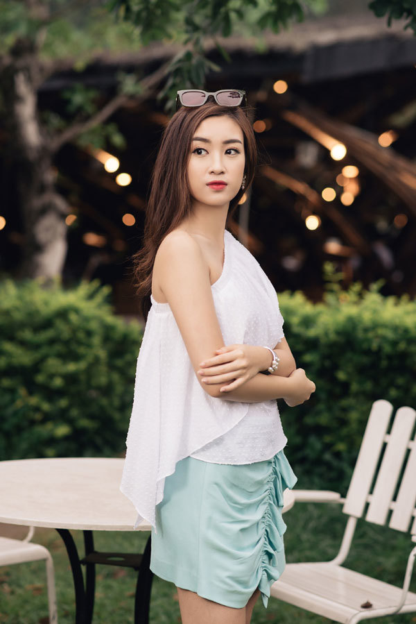 Hoa hậu Đỗ Mỹ Linh tư vấn trang phục cho bạn gái trong kỳ nghỉ 30/4 - Ảnh 3