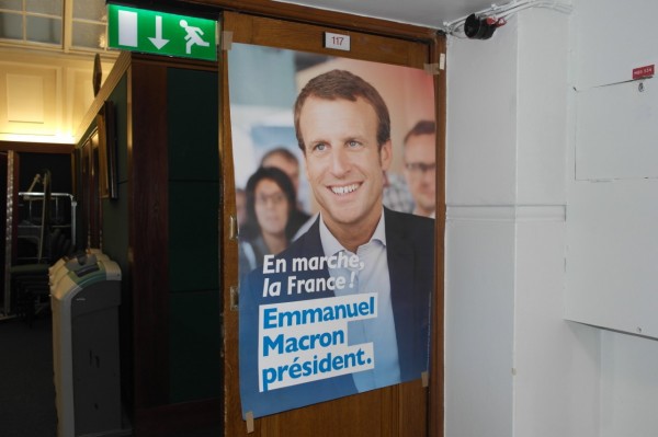 "Obama nước Pháp" có chiến thắng trong bầu cử Tổng thống? - Ảnh 1