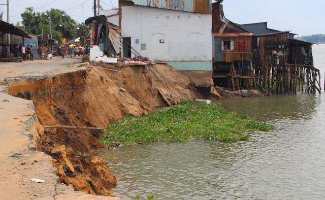 Sạt lở bờ sông Vàm Nao gây thiệt hại trên 88 tỷ đồng - Ảnh 1