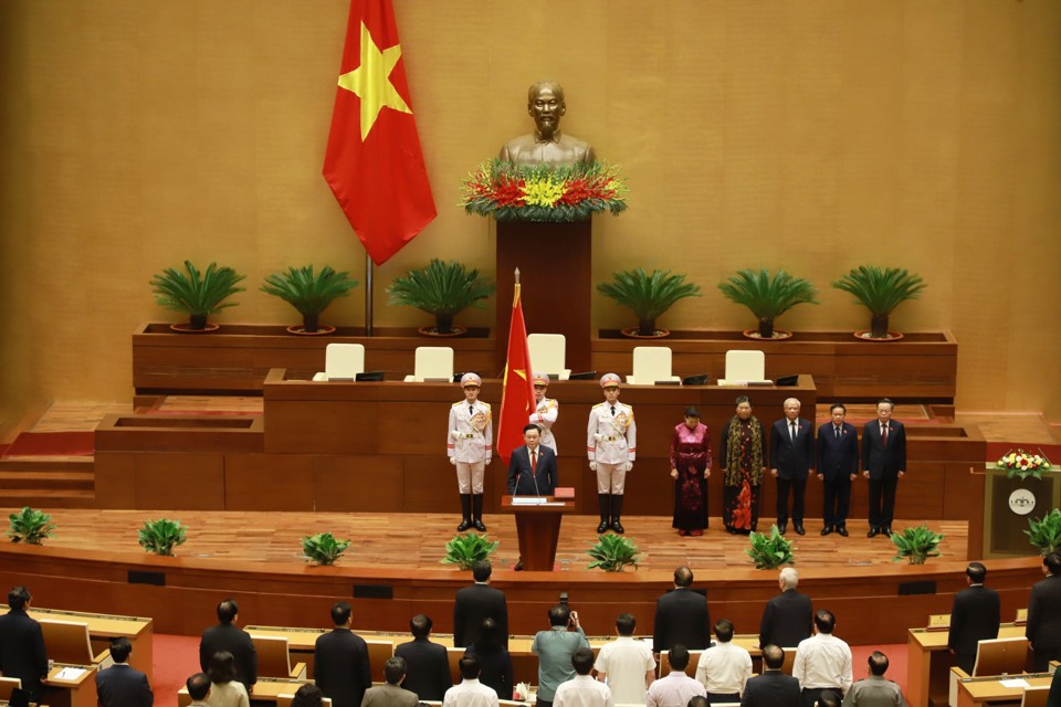[Ảnh] Tân Chủ tịch Quốc hội Vương Đình Huệ tuyên thệ nhậm chức, điều hành phiên họp - Ảnh 1