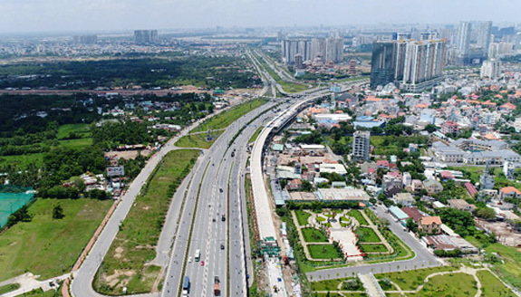 Giá căn hộ tại TP Hồ Chí Minh leo thang theo cú hích hạ tầng - Ảnh 1