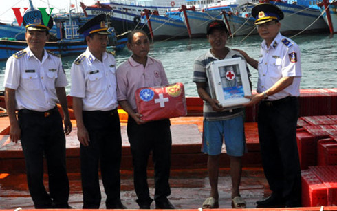 Cảnh sát biển Việt Nam: Không để ngư dân đơn độc nơi biển xa - Ảnh 2