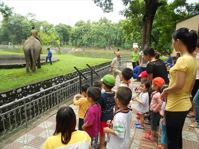 Vườn thú Thủ Lệ đảm bảo trật tự đô thị đón khách kỳ nghỉ Lễ - Ảnh 1