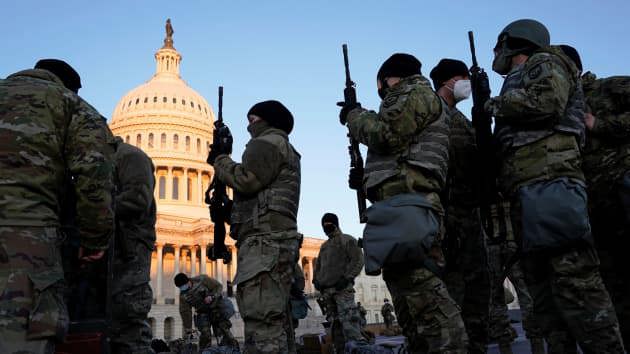 Mỹ siết chặt an ninh tại Washington trước lễ nhậm chức của ông Biden - Ảnh 2