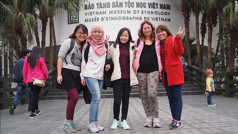 Tour Hà Nội miễn phí với sinh viên được CNN khen ngợi - Ảnh 3