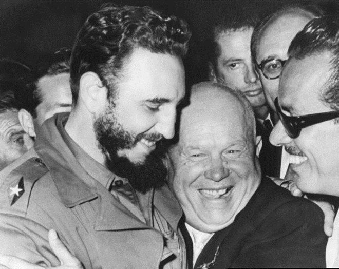 Cuộc đời lãnh tụ Cuba Fidel Castro qua ảnh - Ảnh 6