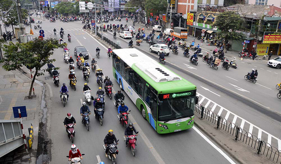 Kéo dài thời gian miễn phí vé xe buýt BRT đến ngày 5/2 - Ảnh 1