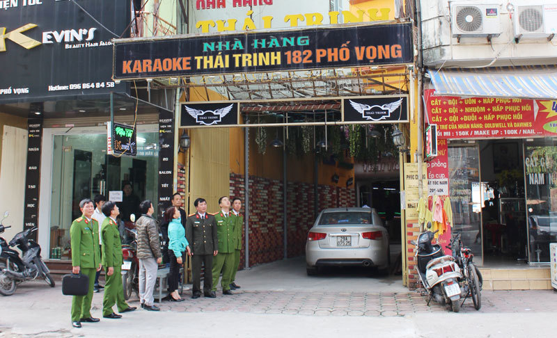 Quận Thanh Xuân rà soát các quán karaoke: Không đủ điều kiện, phải dừng kinh doanh - Ảnh 1