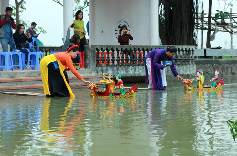 Độc đáo nghệ thuật múa rối nước ở làng Đào Thục - Ảnh 4