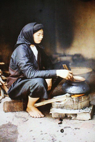 Vẻ đẹp giản dị của phụ nữ Việt Nam những năm 1910 - Ảnh 4