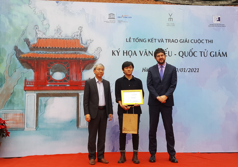 Sinh viên Đại học Xây dựng giành giải Nhất cuộc thi “Ký họa Văn Miếu-Quốc Tử Giám” - Ảnh 1