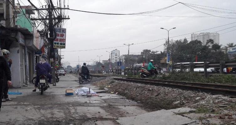 Hà Nội: Tàu hỏa đâm người đàn ông tử vong tại chỗ - Ảnh 1