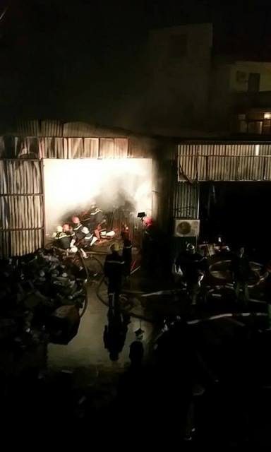 Cháy dữ dội tại kho hàng ở phố Minh Khai - Ảnh 9