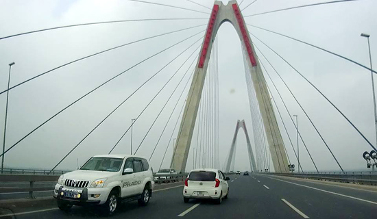 Vụ 5 xe đi ngược chiều trên cầu Nhật Tân: Lái xe Bộ Y tế thừa nhận nói dối - Ảnh 1