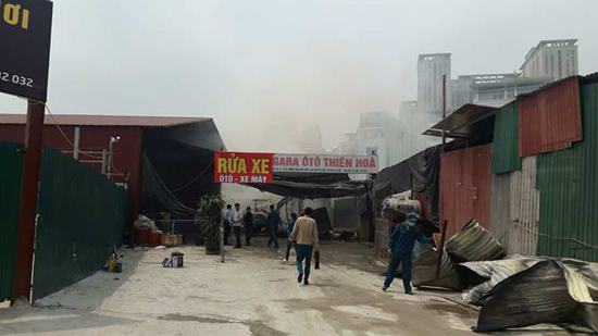 Cháy lớn tại khu đô thị mới Yên Hòa - Ảnh 4