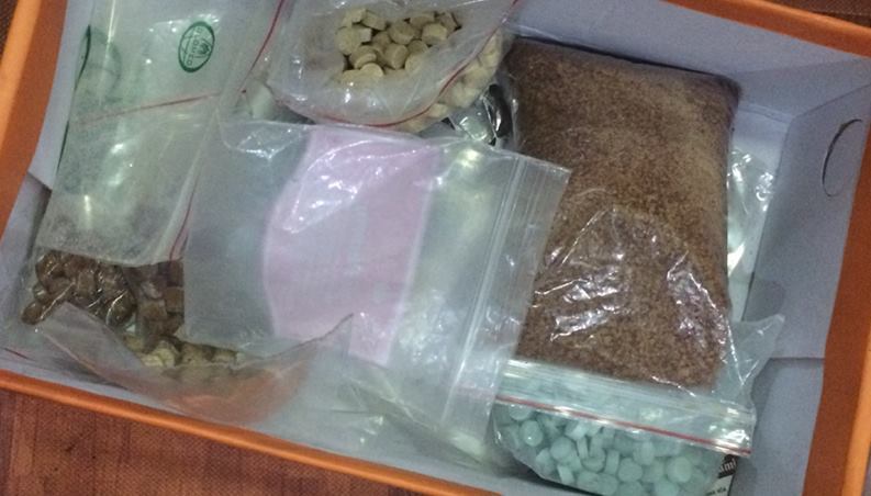 Đột kích “lò” sản xuất ma túy khủng, thu giữ hơn 1.000 viên thuốc lắc - Ảnh 2