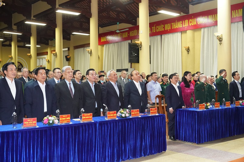 Thủ tướng Nguyễn Xuân Phúc dự Ngày hội Đại đoàn kết toàn dân tộc tại quận Ba Đình - Ảnh 1