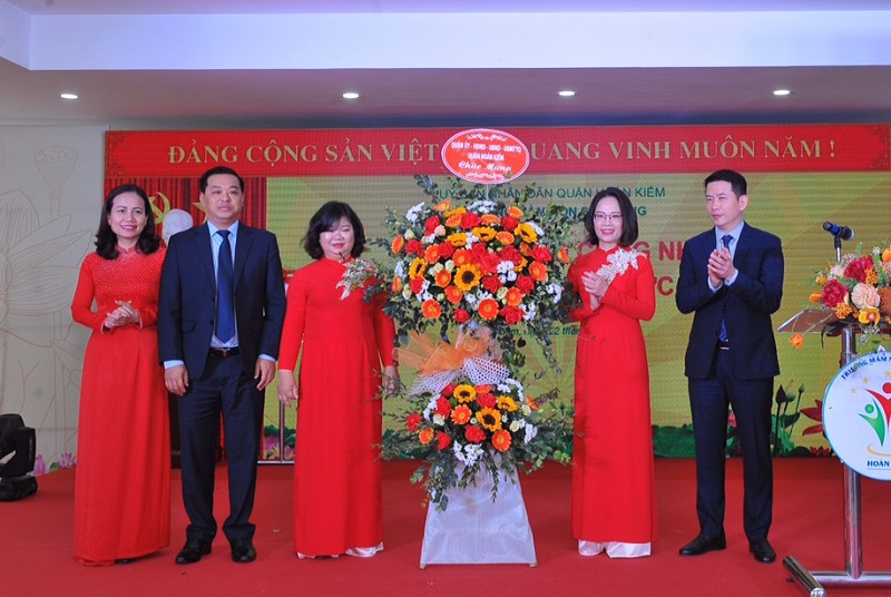 Quận Hoàn Kiếm: Trường Mầm non Sao Sáng đón nhận Bằng công nhận đạt chuẩn Quốc gia - Ảnh 2